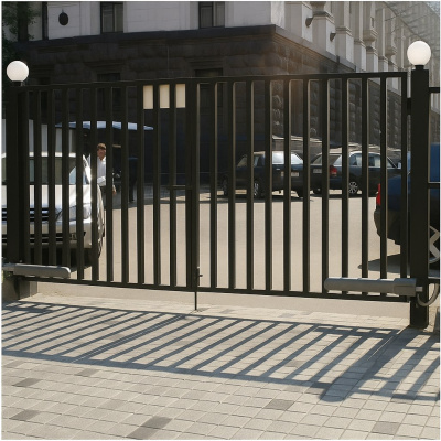 Промышленные уличные распашные ворота