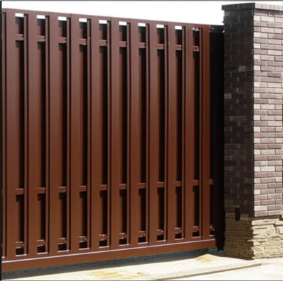 Уличные откатные ворота из металлоштакетника