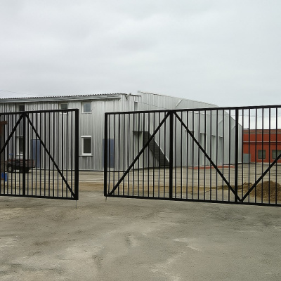 Промышленные уличные распашные ворота