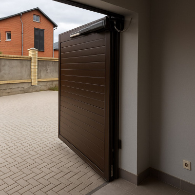 Распашные гаражные ворота из сэндвич панели