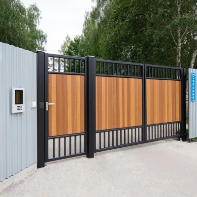 Уличные распашные ворота из сэндвич панелей