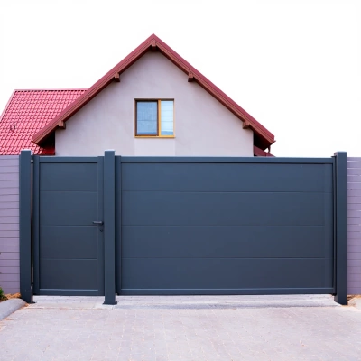 Откатные ворота из сэндвич-панелей со встроенной калиткой в едином стиле.